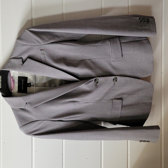 Banana Republic skirt suit - Picture 5 of 5